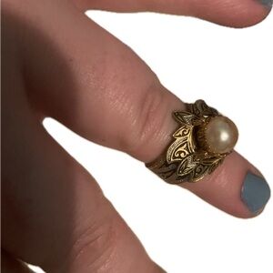 Vintage Ornate Gold-Tone Ring with Faux Pearl